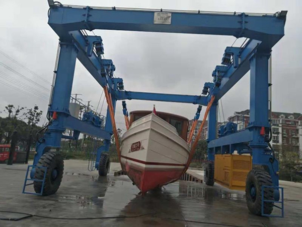 游艇搬運(yùn)起重機(jī)