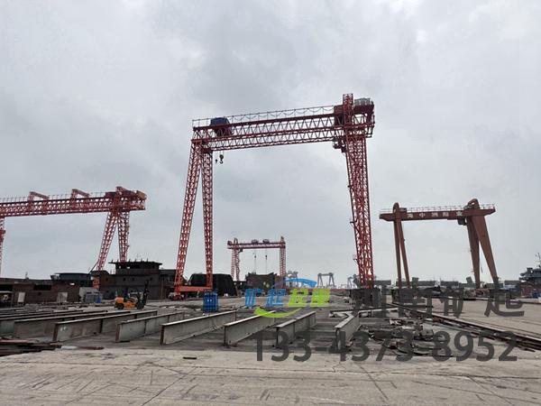 江蘇無(wú)錫造船門(mén)式起重機(jī)廠家造船門(mén)式起重機(jī)提升作業(yè)精度
